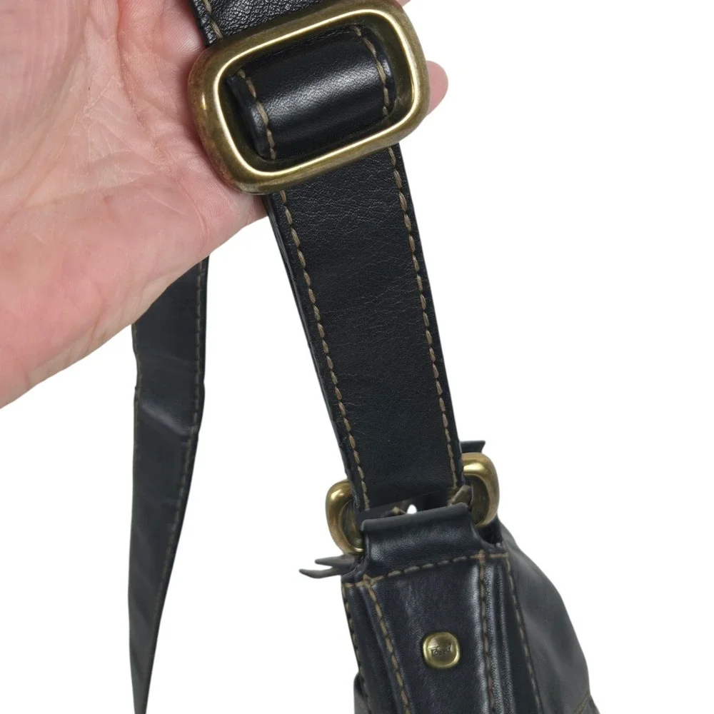 Vtg Fossil Black Leather Crossbody w Large Brass Buckle Pocket & Hardware ZB2493